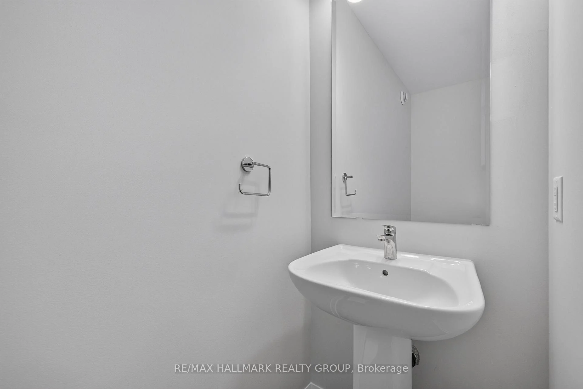 Photo 14 of 783 Tadpole Crescent, Ottawa, Barrhaven - Half Moon Bay — HOMEH