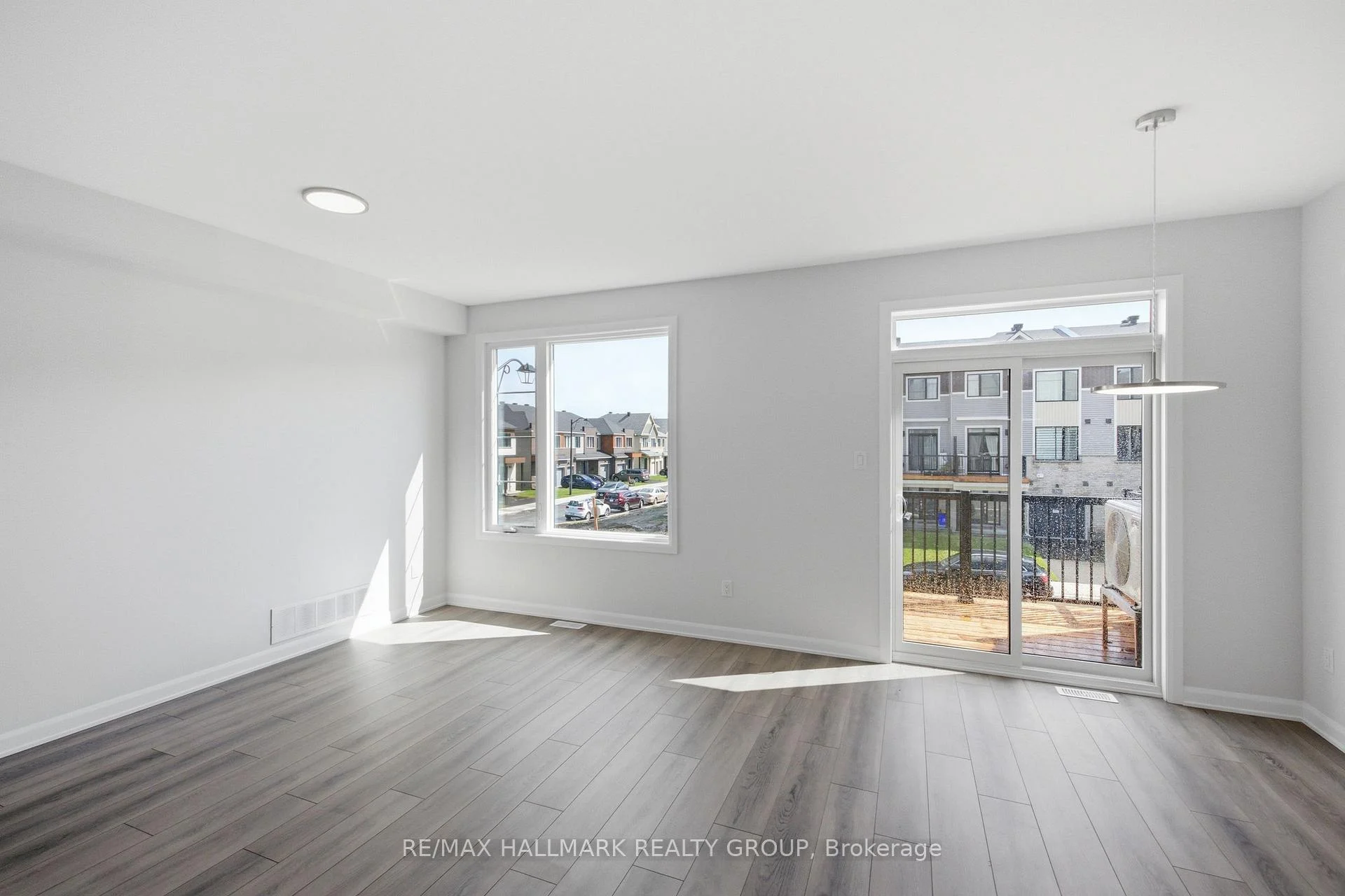 Photo 16 of 783 Tadpole Crescent, Ottawa, Barrhaven - Half Moon Bay — HOMEH