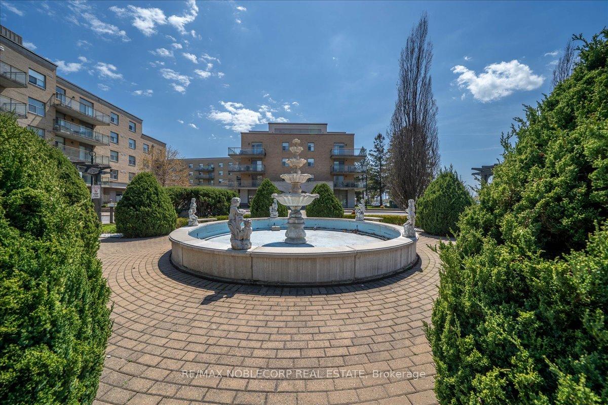 Photo 7 of Unit 111, 2502 Rutherford Road, Vaughan, Maple — HOMEH
