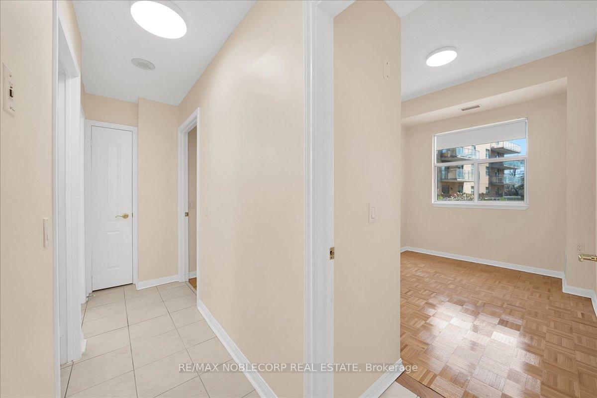 Photo 23 of Unit 111, 2502 Rutherford Road, Vaughan, Maple — HOMEH