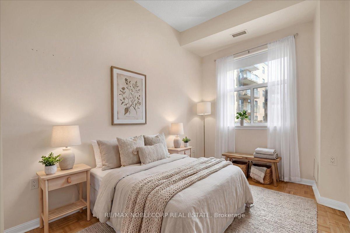 Photo 24 of Unit 111, 2502 Rutherford Road, Vaughan, Maple — HOMEH