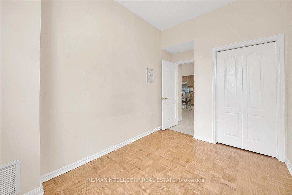 Photo 25 of Unit 111, 2502 Rutherford Road, Vaughan, Maple — HOMEH