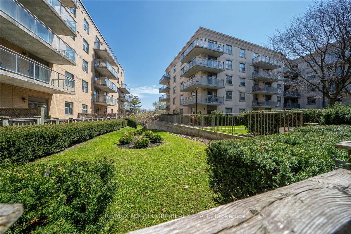Photo 32 of Unit 111, 2502 Rutherford Road, Vaughan, Maple — HOMEH