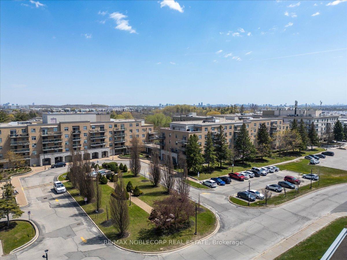Photo 48 of Unit 111, 2502 Rutherford Road, Vaughan, Maple — HOMEH