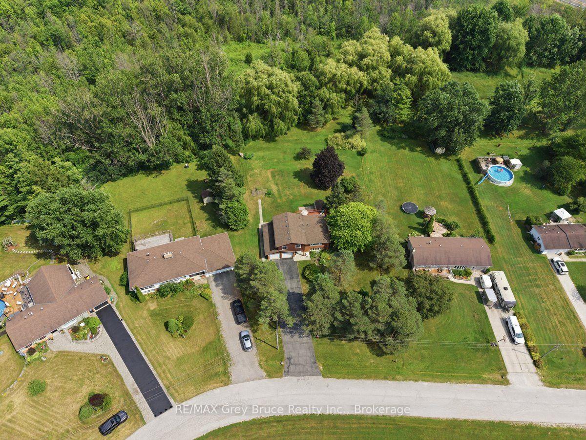 Photo 2 of 132 clearview Crescent, Meaford — HOMEH