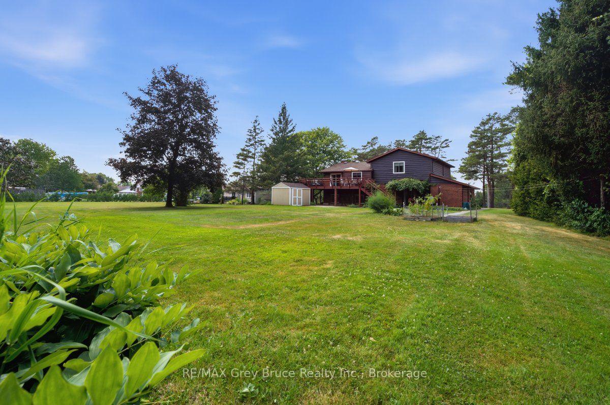Photo 4 of 132 clearview Crescent, Meaford — HOMEH
