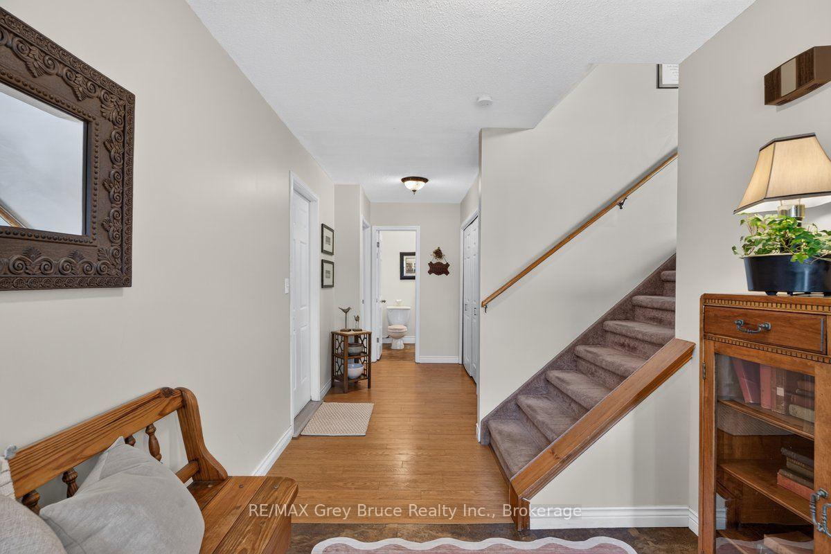 Photo 6 of 132 clearview Crescent, Meaford — HOMEH