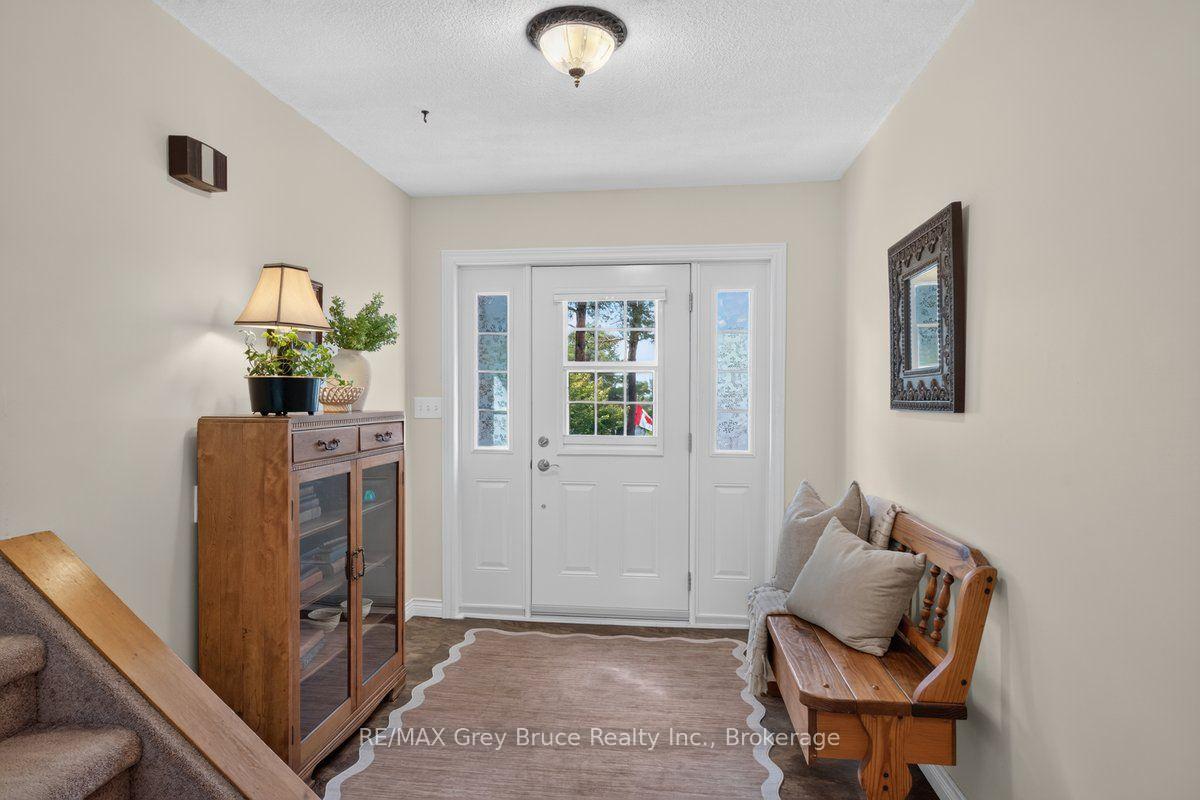 Photo 7 of 132 clearview Crescent, Meaford — HOMEH