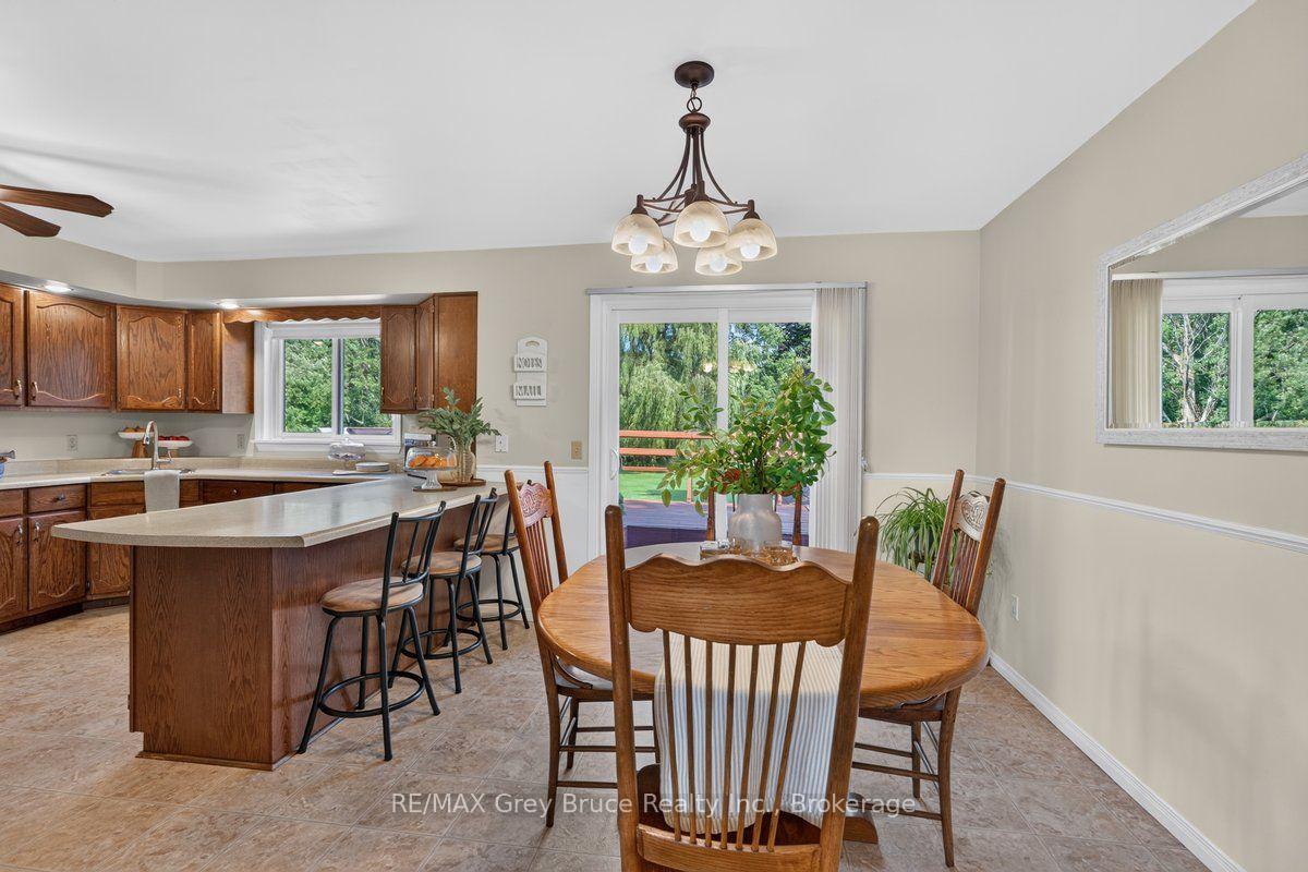 Photo 18 of 132 clearview Crescent, Meaford — HOMEH