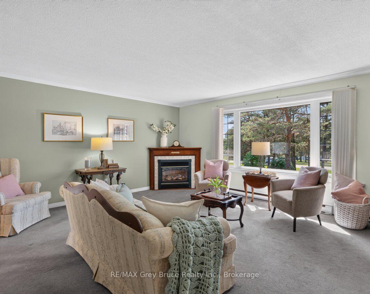 Photo 19 of 132 clearview Crescent, Meaford — HOMEH