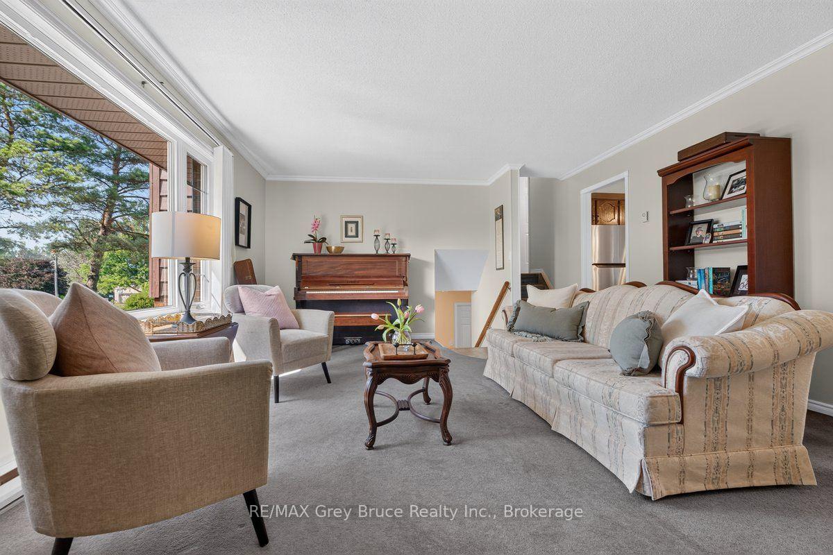 Photo 20 of 132 clearview Crescent, Meaford — HOMEH