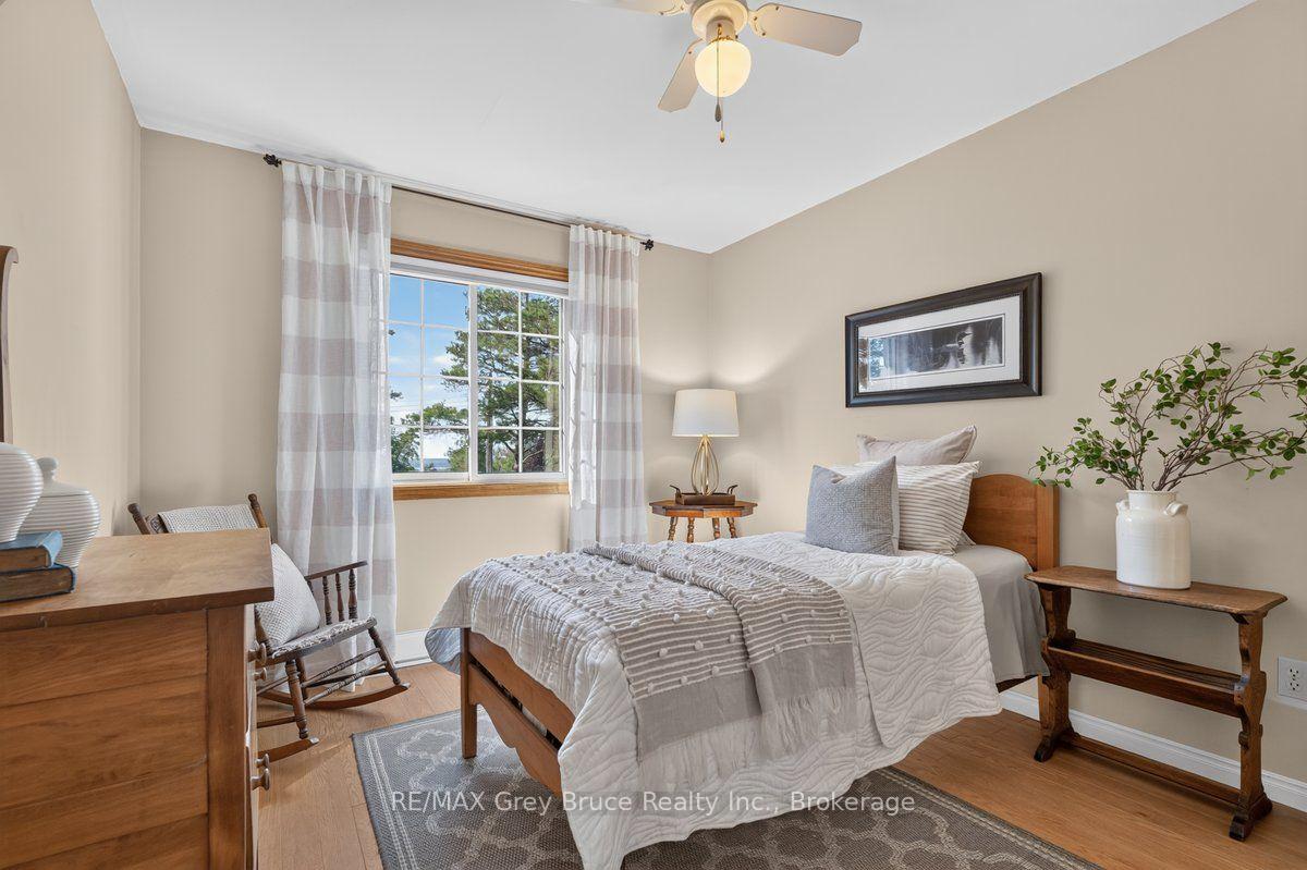 Photo 27 of 132 clearview Crescent, Meaford — HOMEH