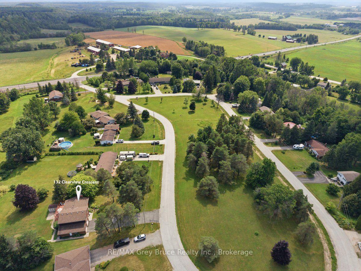 Photo 31 of 132 clearview Crescent, Meaford — HOMEH