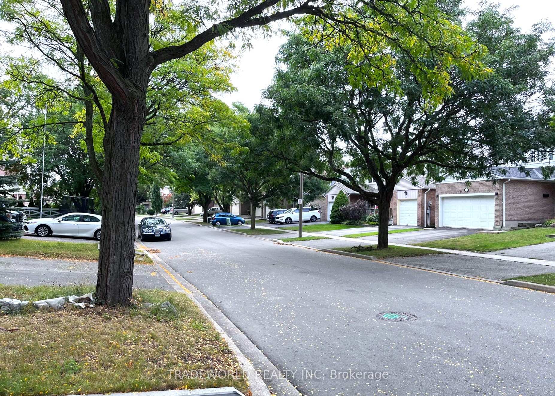 Photo 12 of 122 Tamarack Drive, Markham, Aileen-Willowbrook — HOMEH