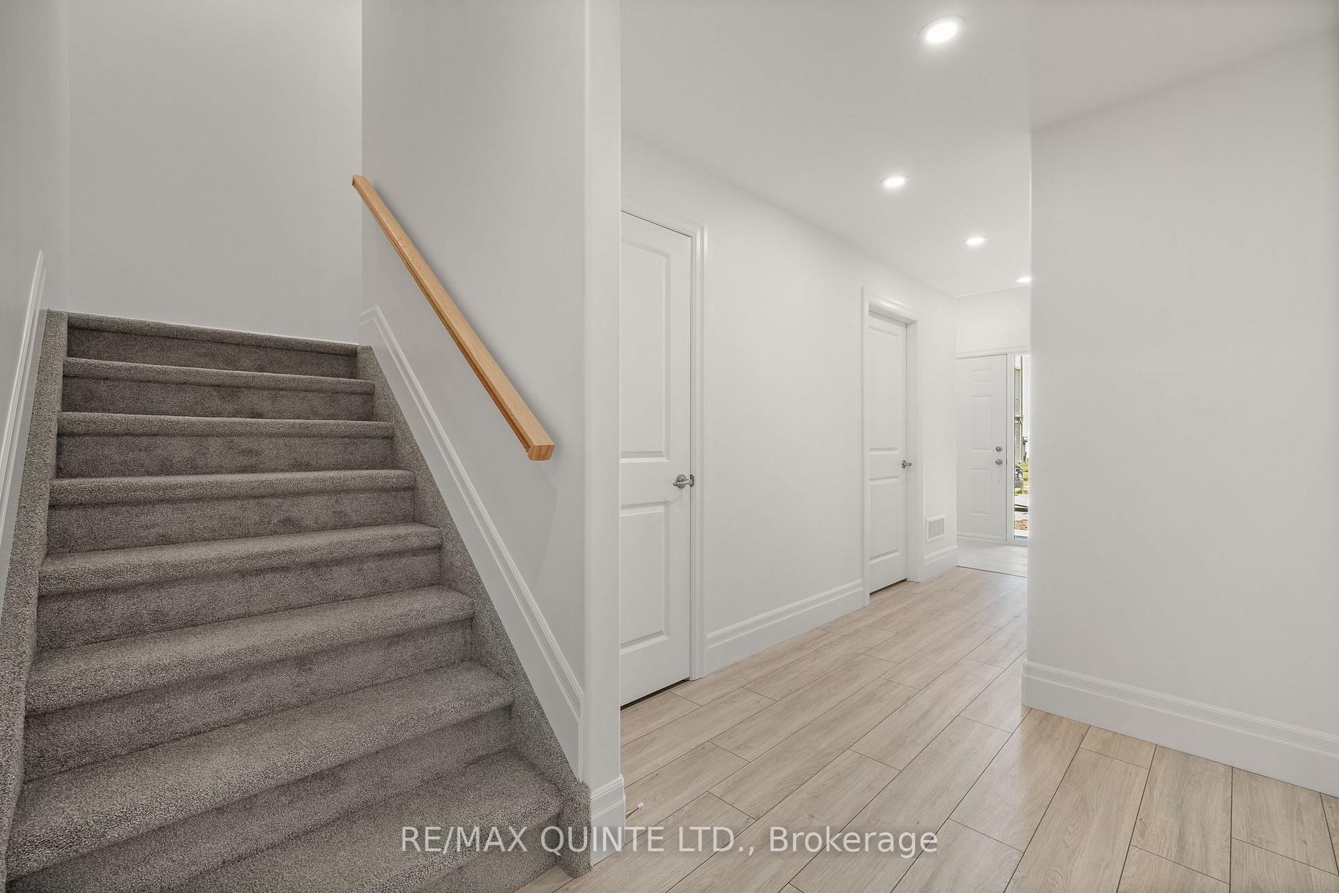 Photo 4 of 51 Evans Street, Prince Edward County, Picton — HOMEH