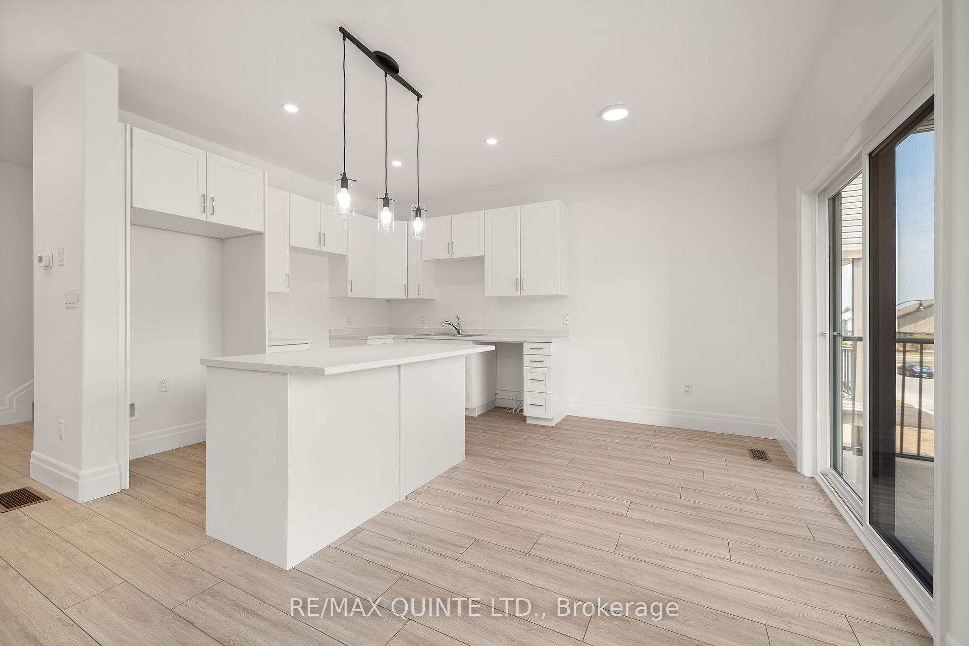 Photo 7 of 51 Evans Street, Prince Edward County, Picton — HOMEH