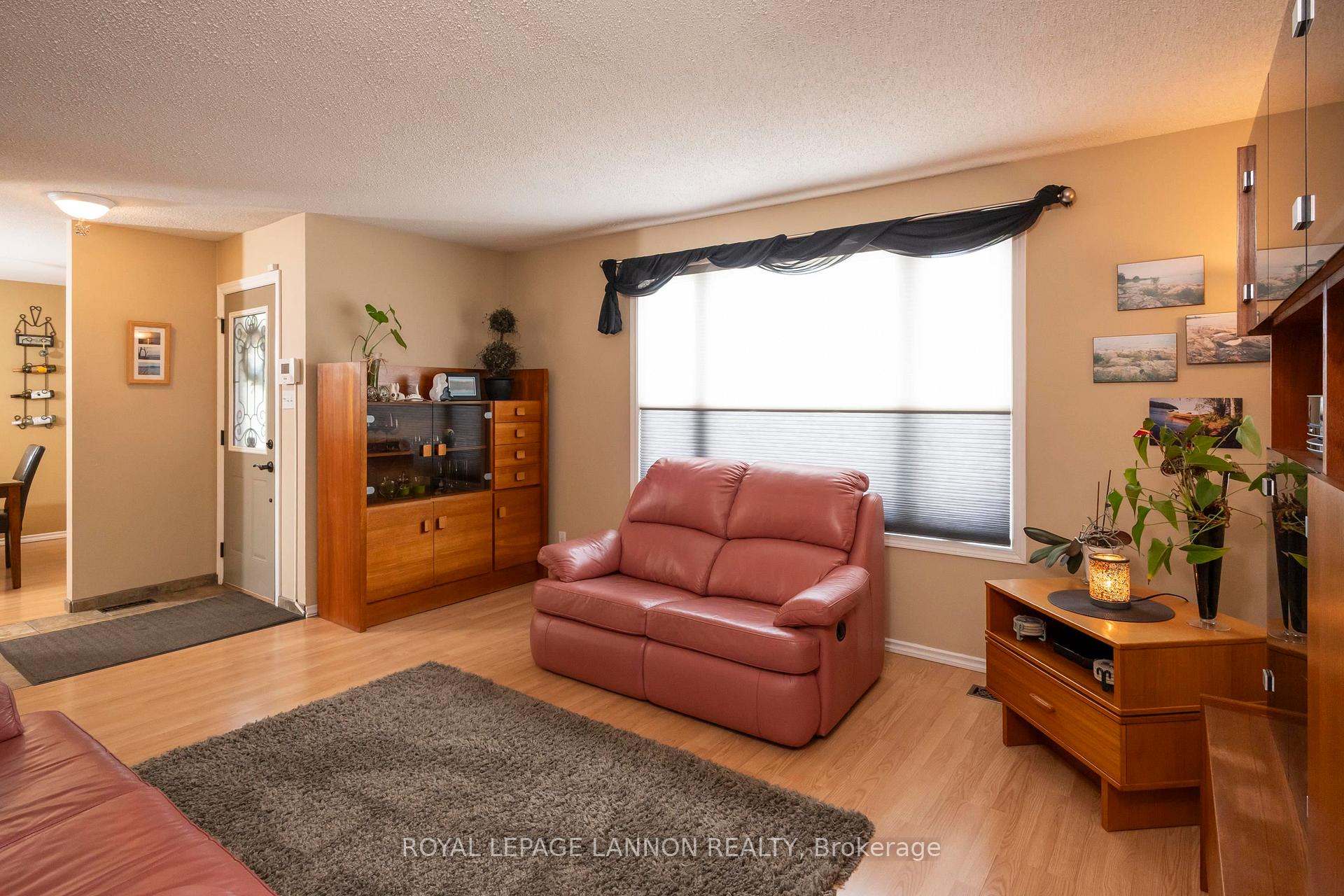 Photo 6 of 237 Anten St., Thunder Bay, River Terrace — HOMEH