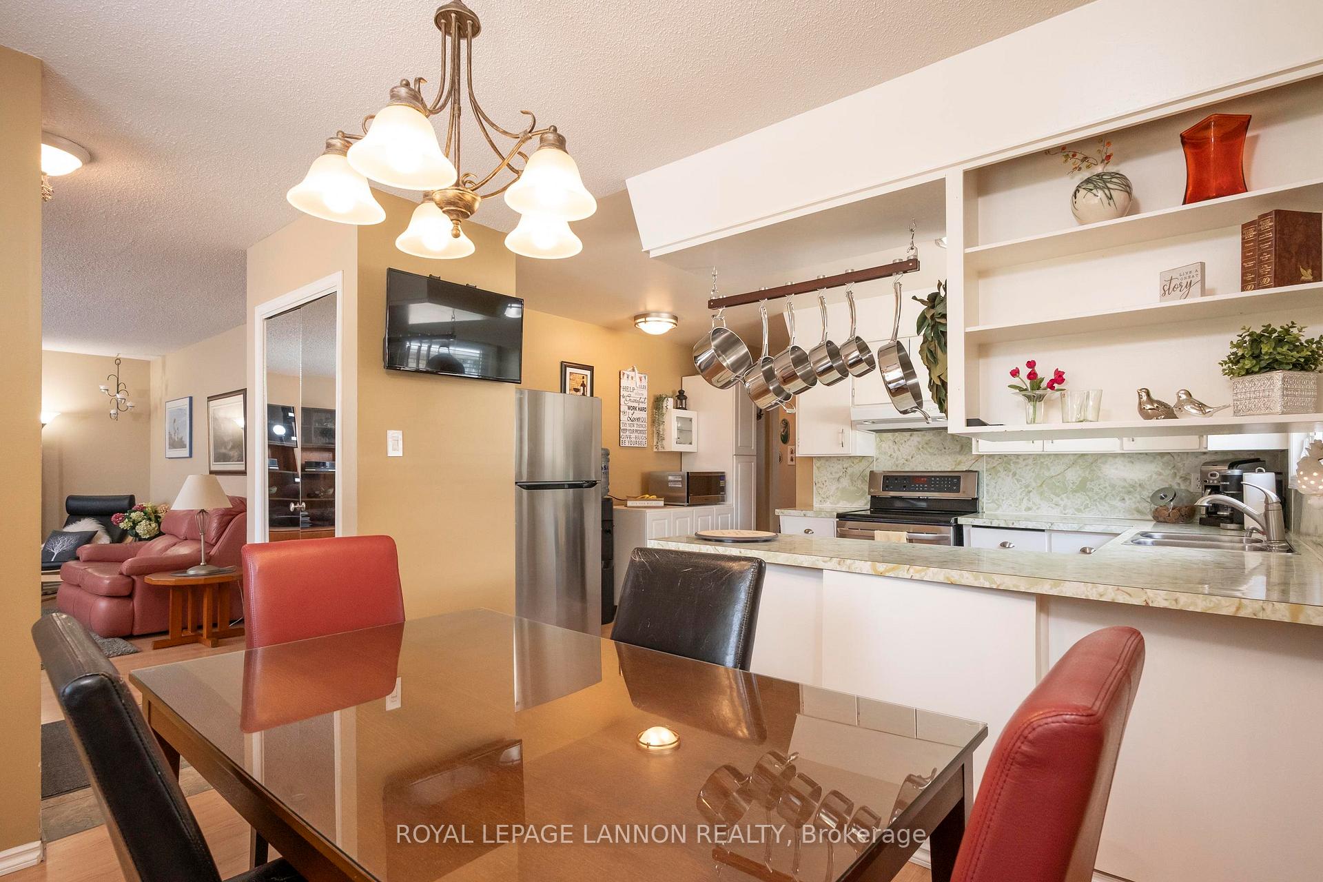 Photo 9 of 237 Anten St., Thunder Bay, River Terrace — HOMEH