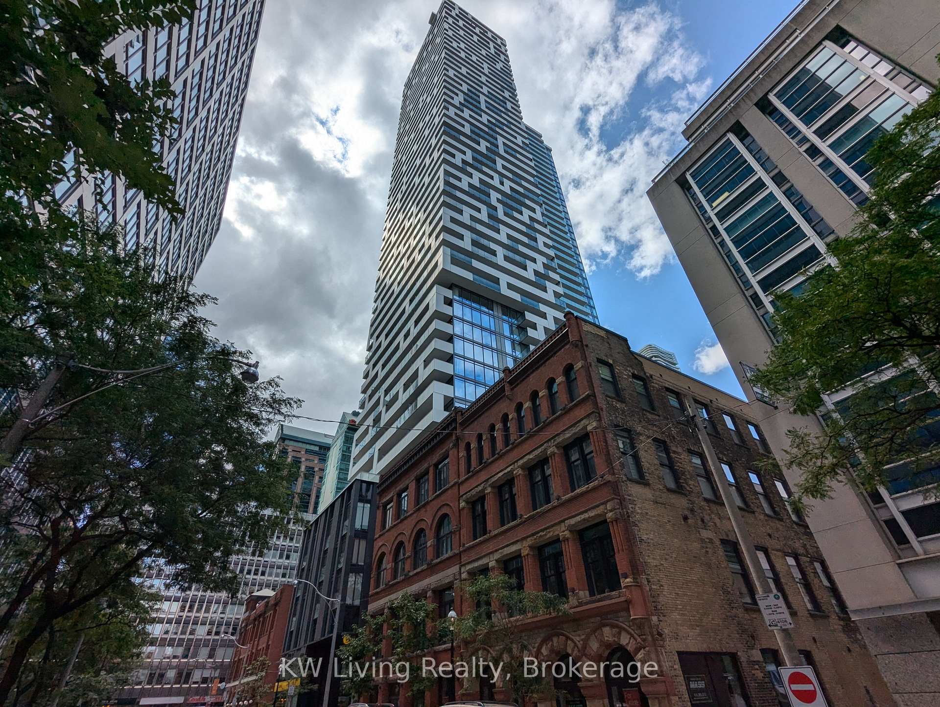 Front of Unit 3714, 20 Lombard Street