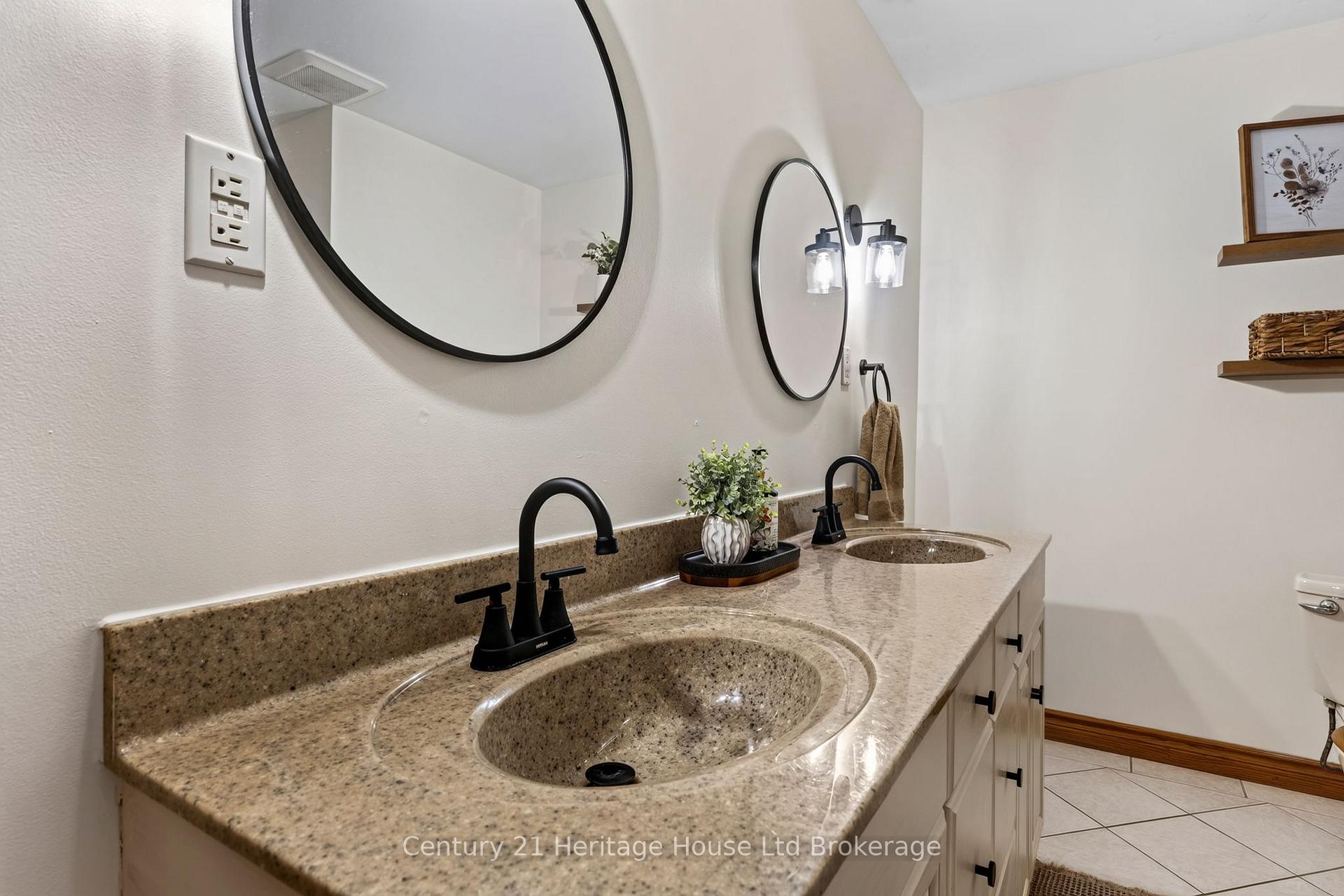 Photo 14 of 1668 Perth 123 Road, Perth South, Blanshard — HOMEH