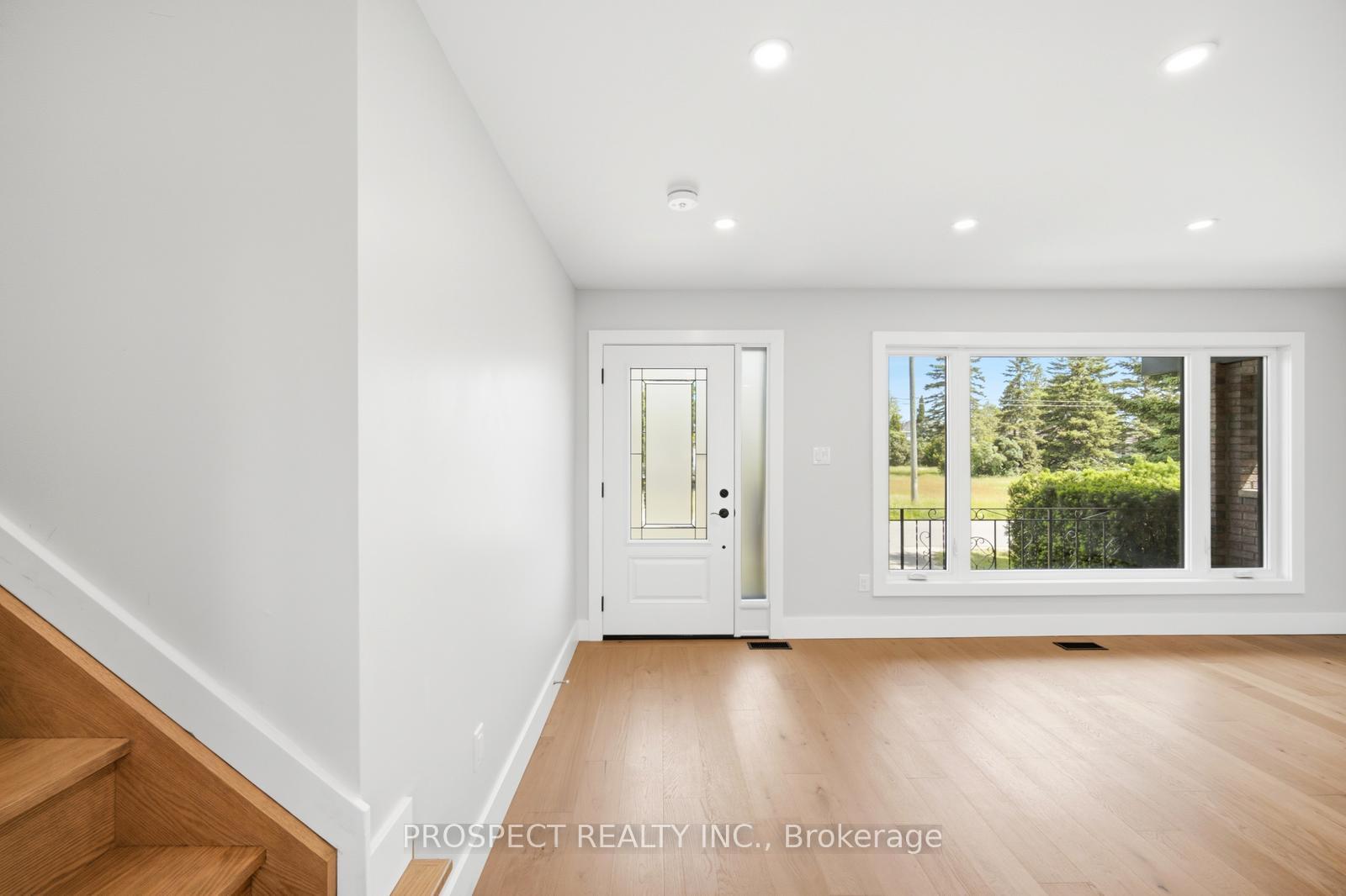Photo 4 of 568 Simcoe Street, Collingwood — HOMEH