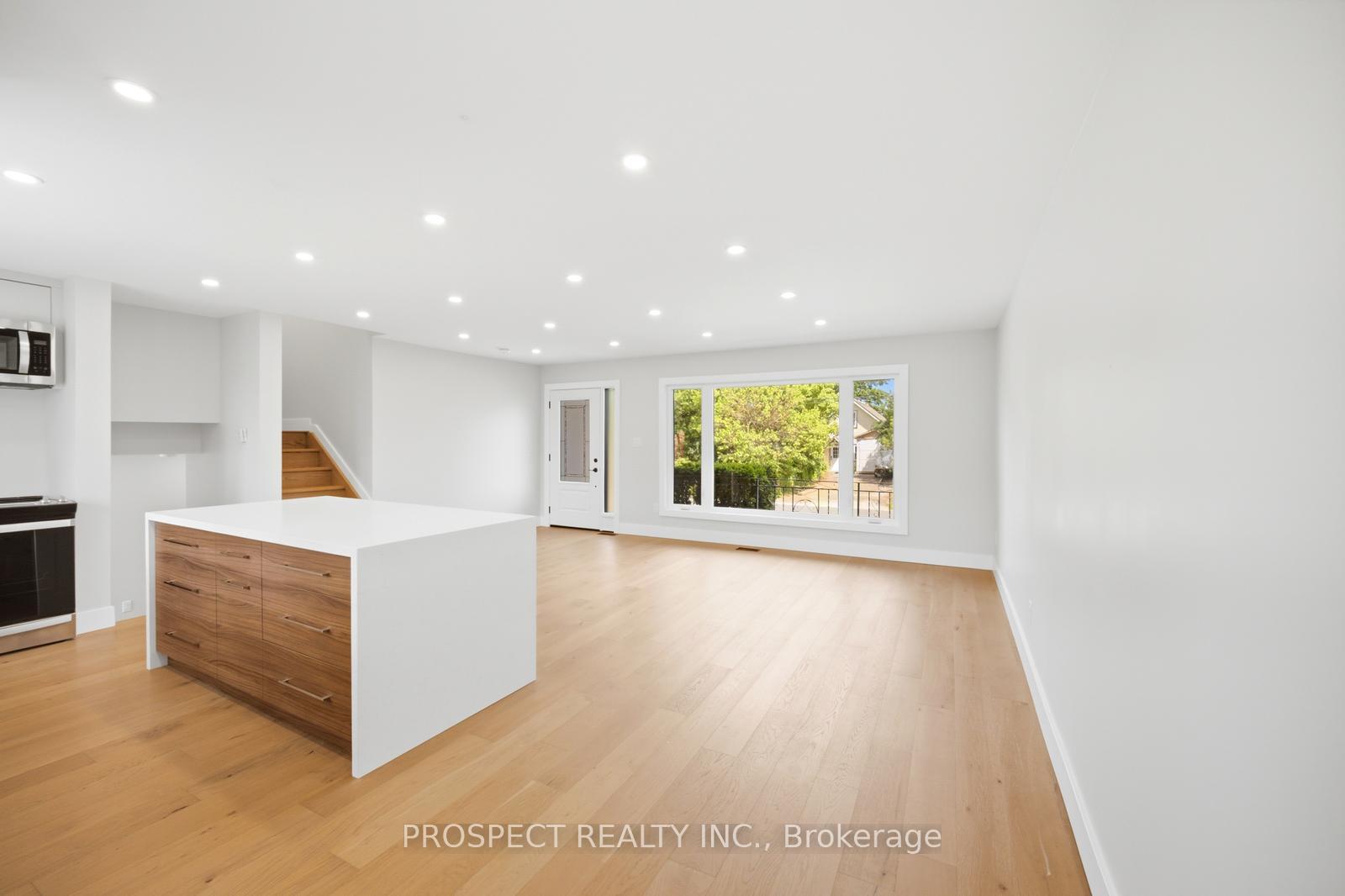 Photo 16 of 568 Simcoe Street, Collingwood — HOMEH