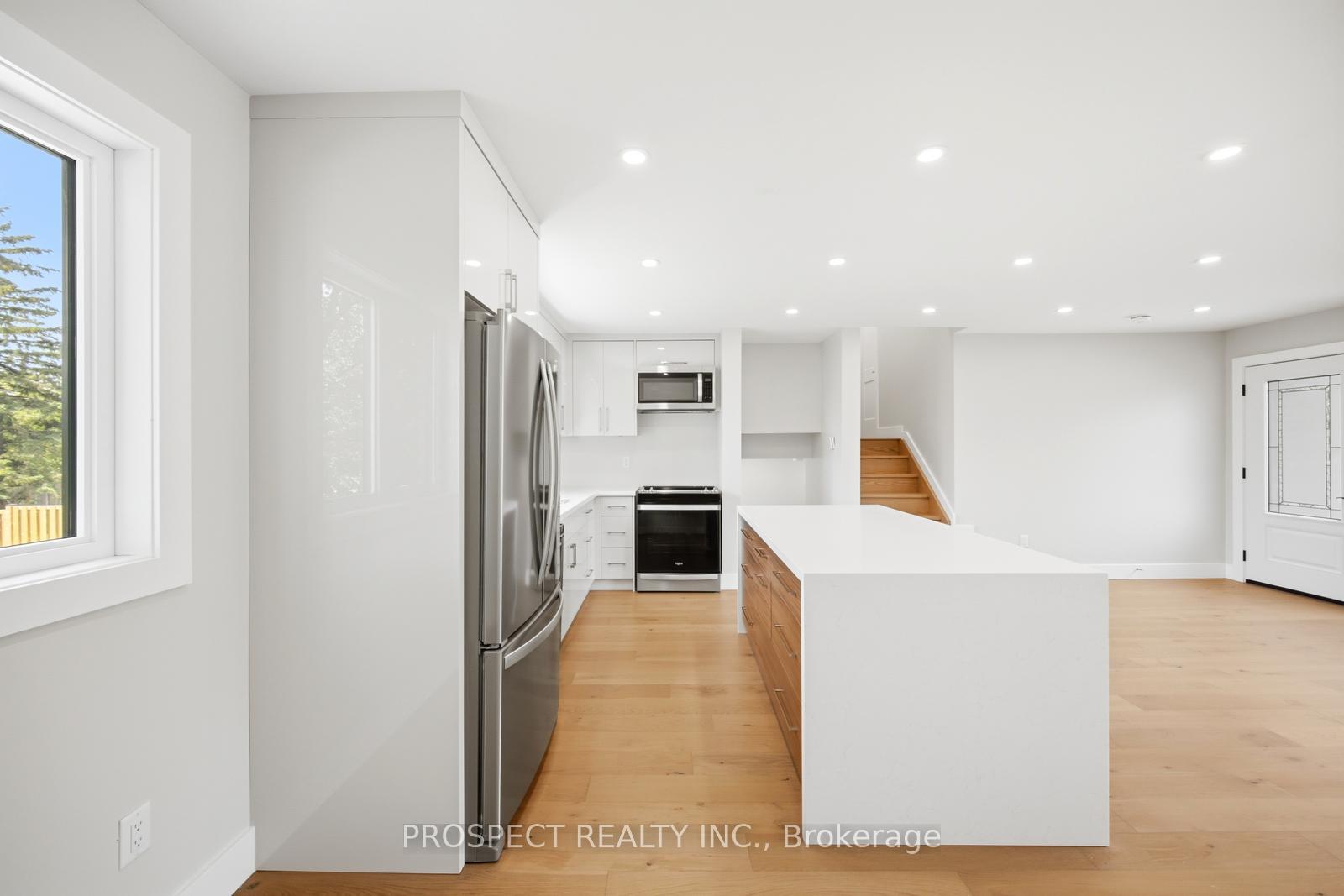 Photo 17 of 568 Simcoe Street, Collingwood — HOMEH