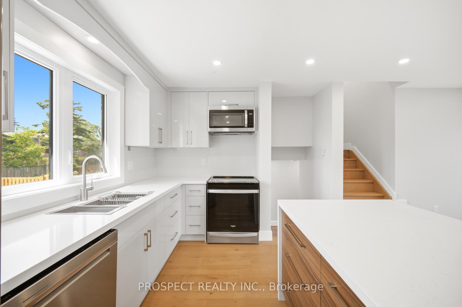 Photo 18 of 568 Simcoe Street, Collingwood — HOMEH
