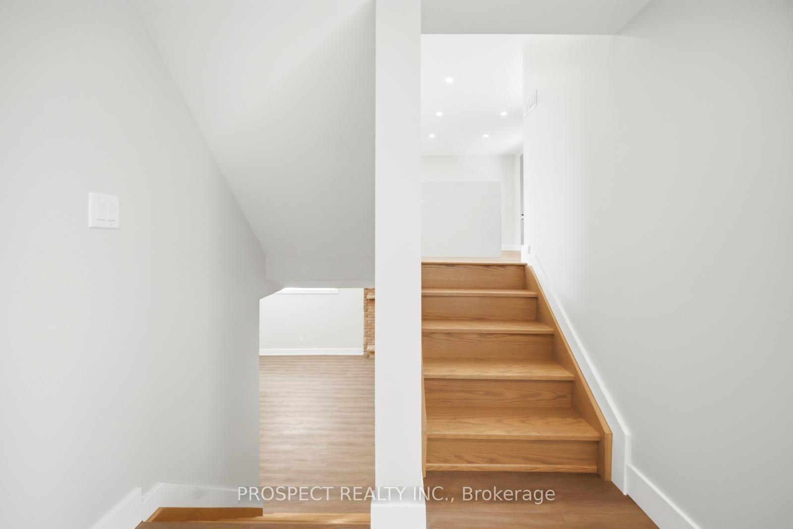 Photo 20 of 568 Simcoe Street, Collingwood — HOMEH