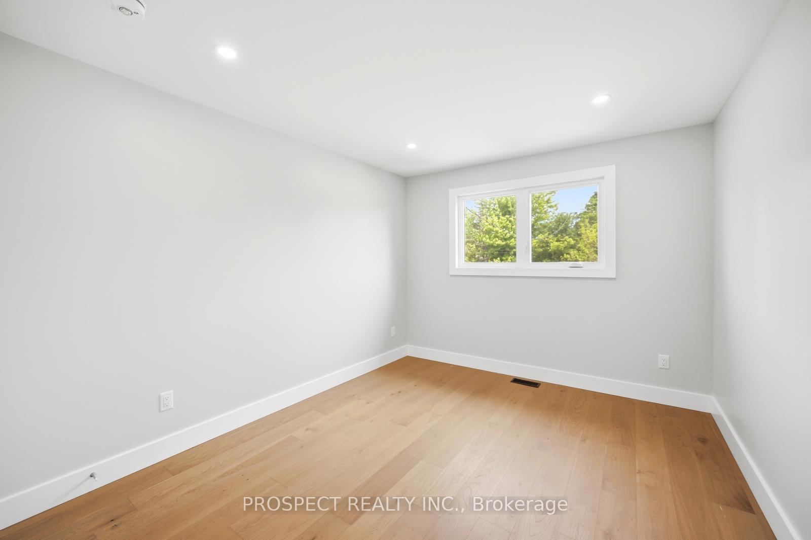 Photo 21 of 568 Simcoe Street, Collingwood — HOMEH