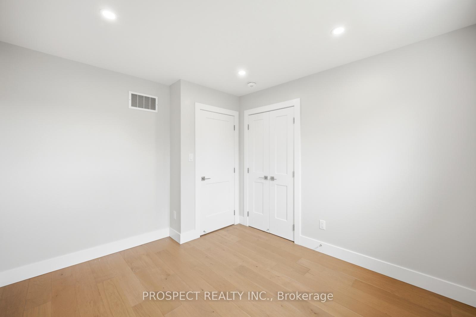 Photo 24 of 568 Simcoe Street, Collingwood — HOMEH