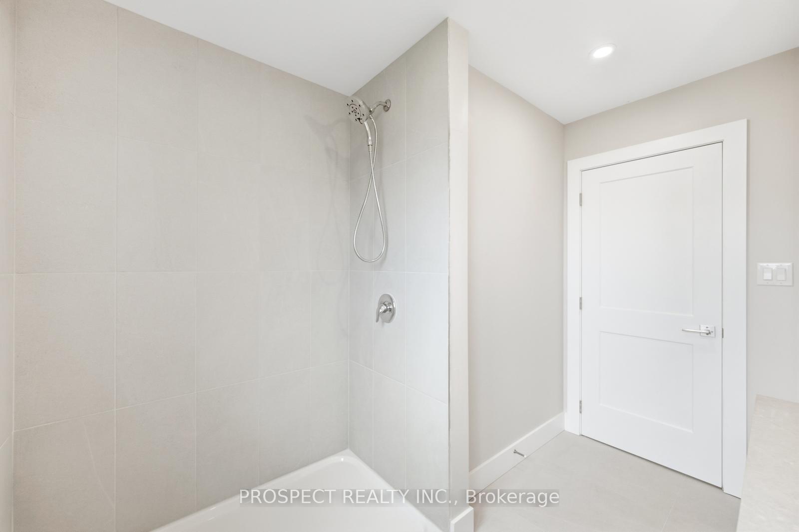 Photo 29 of 568 Simcoe Street, Collingwood — HOMEH