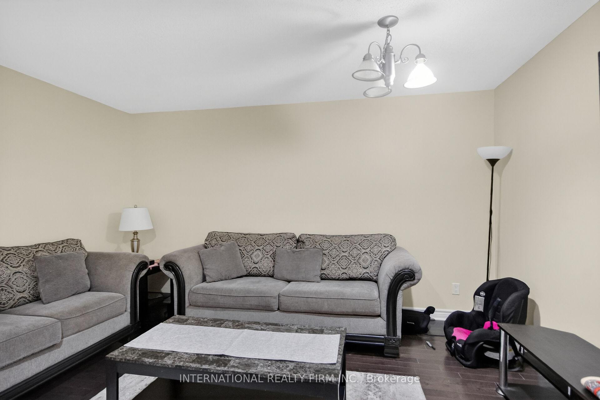 Photo 4 of 121 Dunforest Terrace, Ottawa, Barrhaven - Strandherd — HOMEH