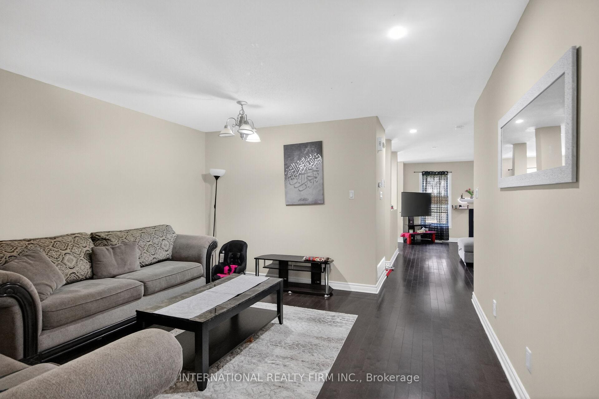 Photo 5 of 121 Dunforest Terrace, Ottawa, Barrhaven - Strandherd — HOMEH