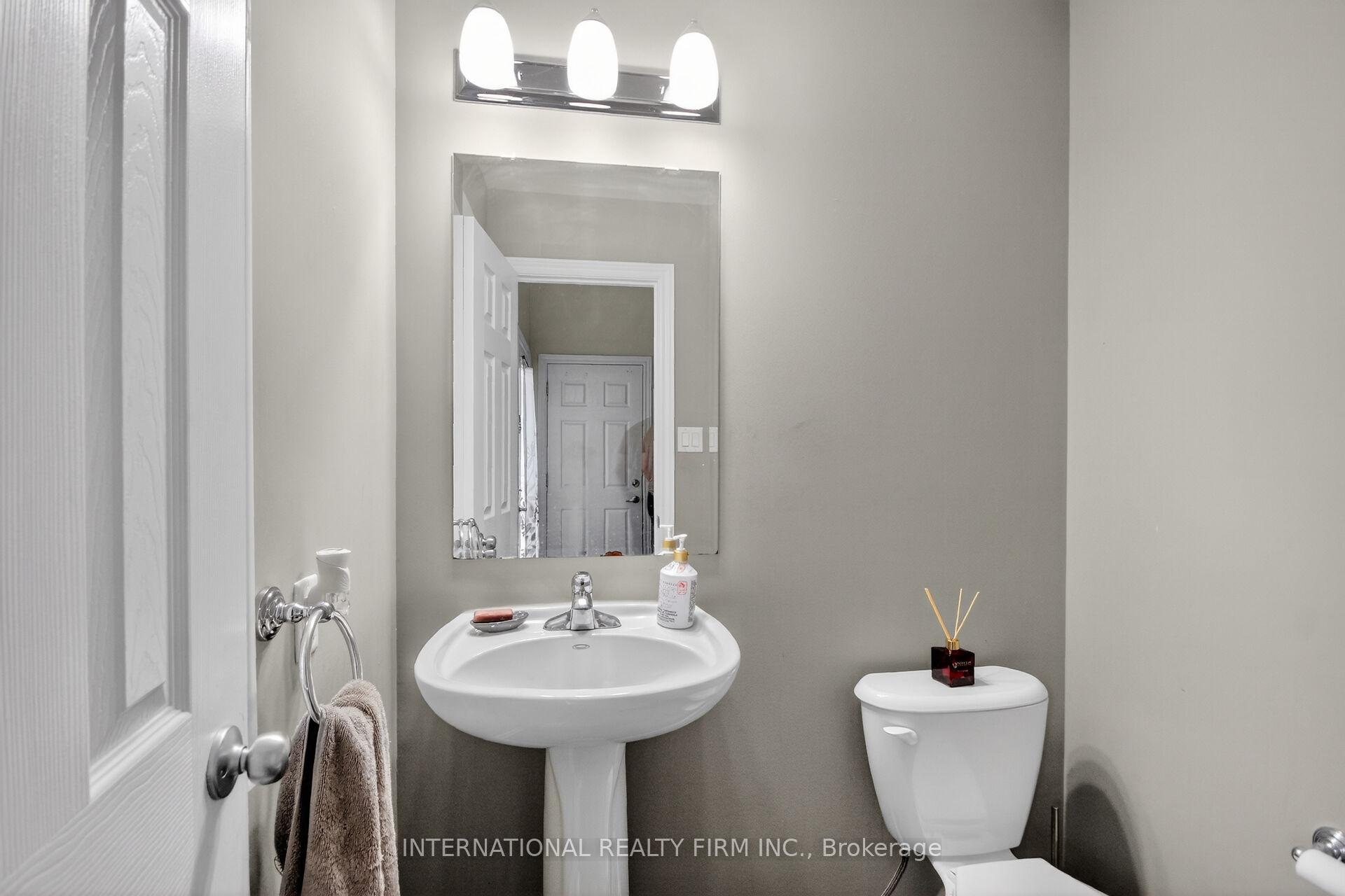 Photo 6 of 121 Dunforest Terrace, Ottawa, Barrhaven - Strandherd — HOMEH