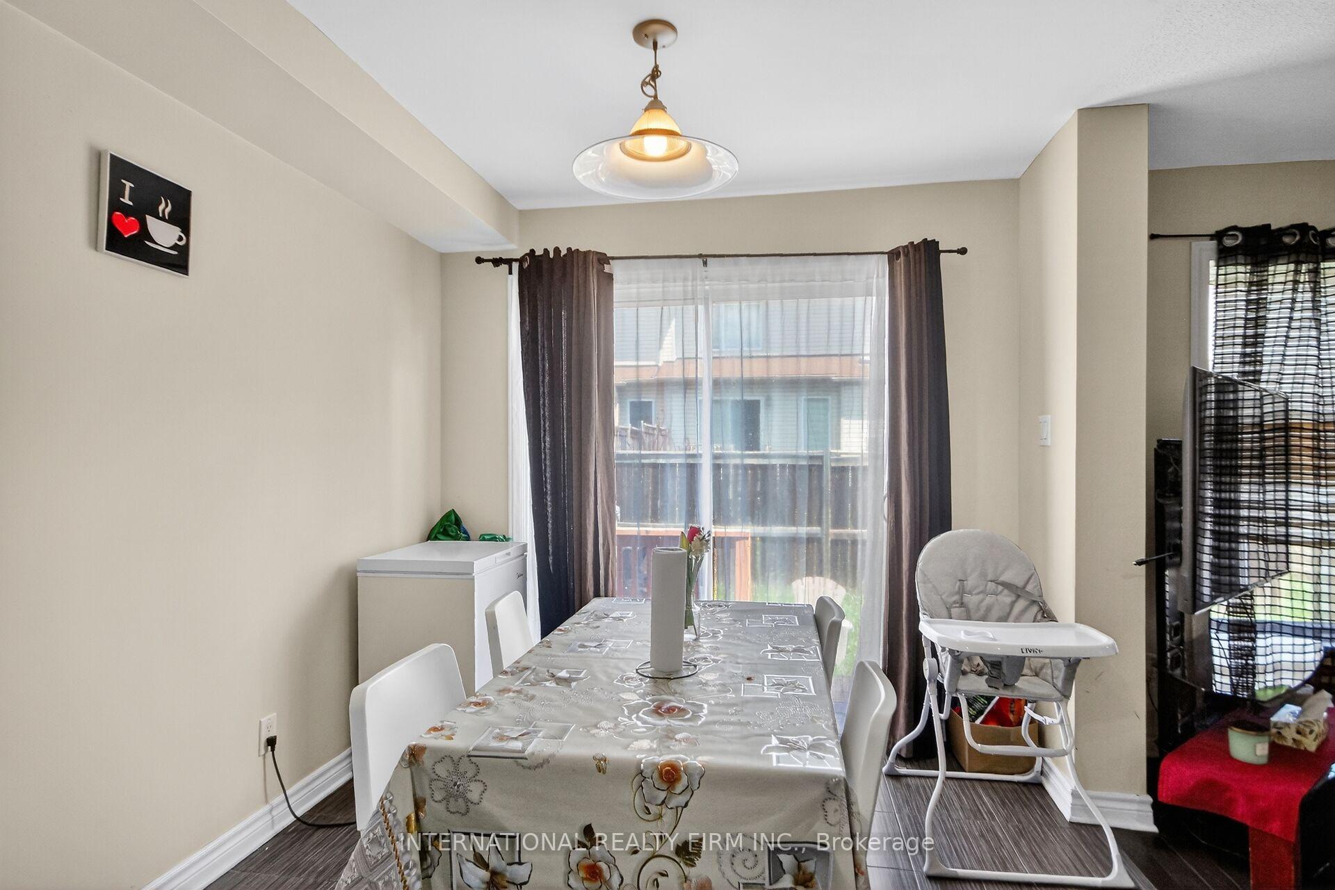 Photo 11 of 121 Dunforest Terrace, Ottawa, Barrhaven - Strandherd — HOMEH