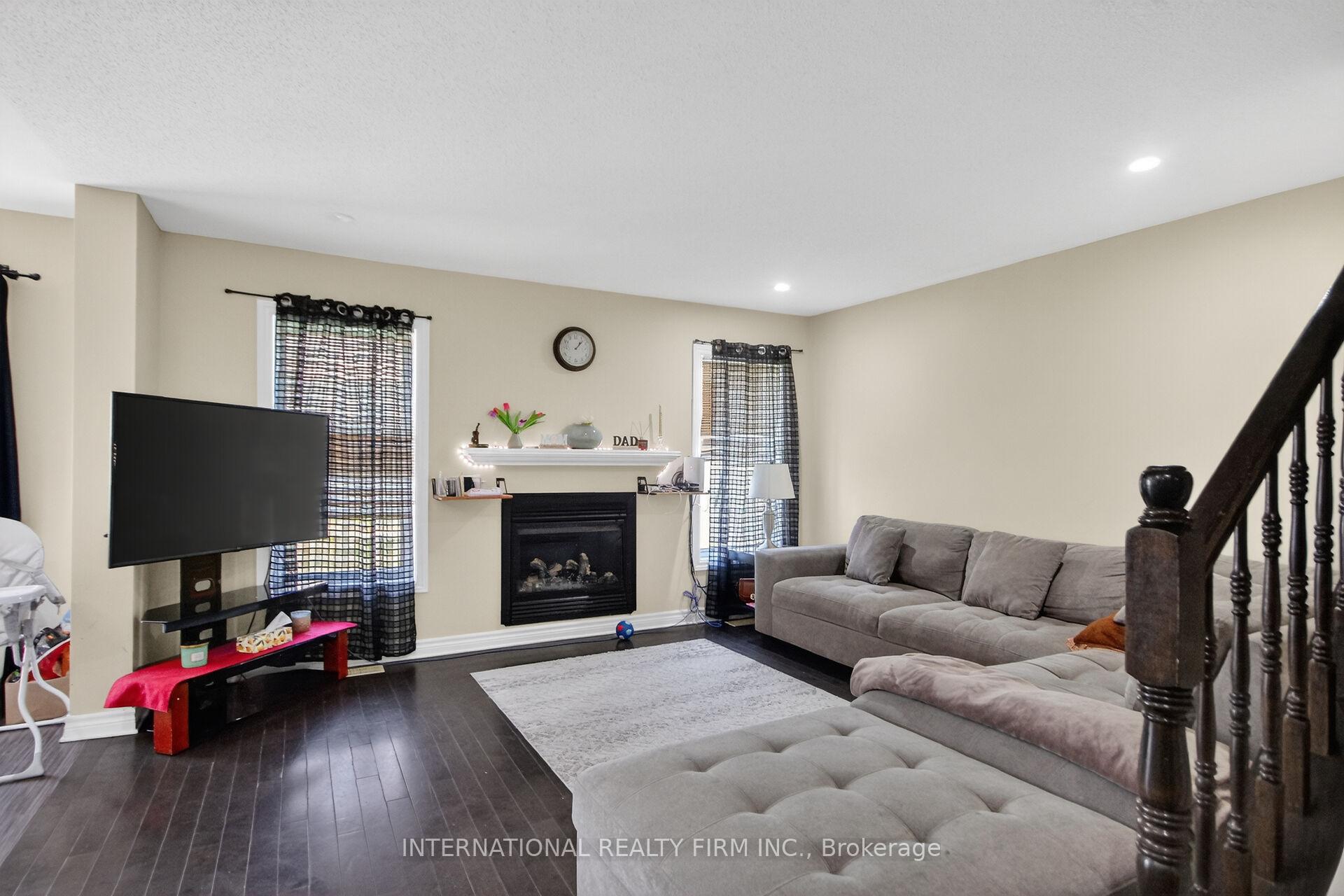 Photo 12 of 121 Dunforest Terrace, Ottawa, Barrhaven - Strandherd — HOMEH