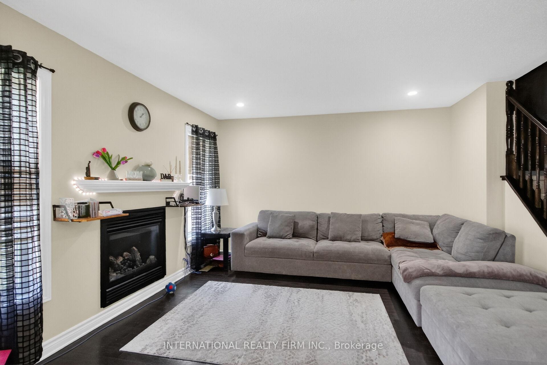 Photo 13 of 121 Dunforest Terrace, Ottawa, Barrhaven - Strandherd — HOMEH
