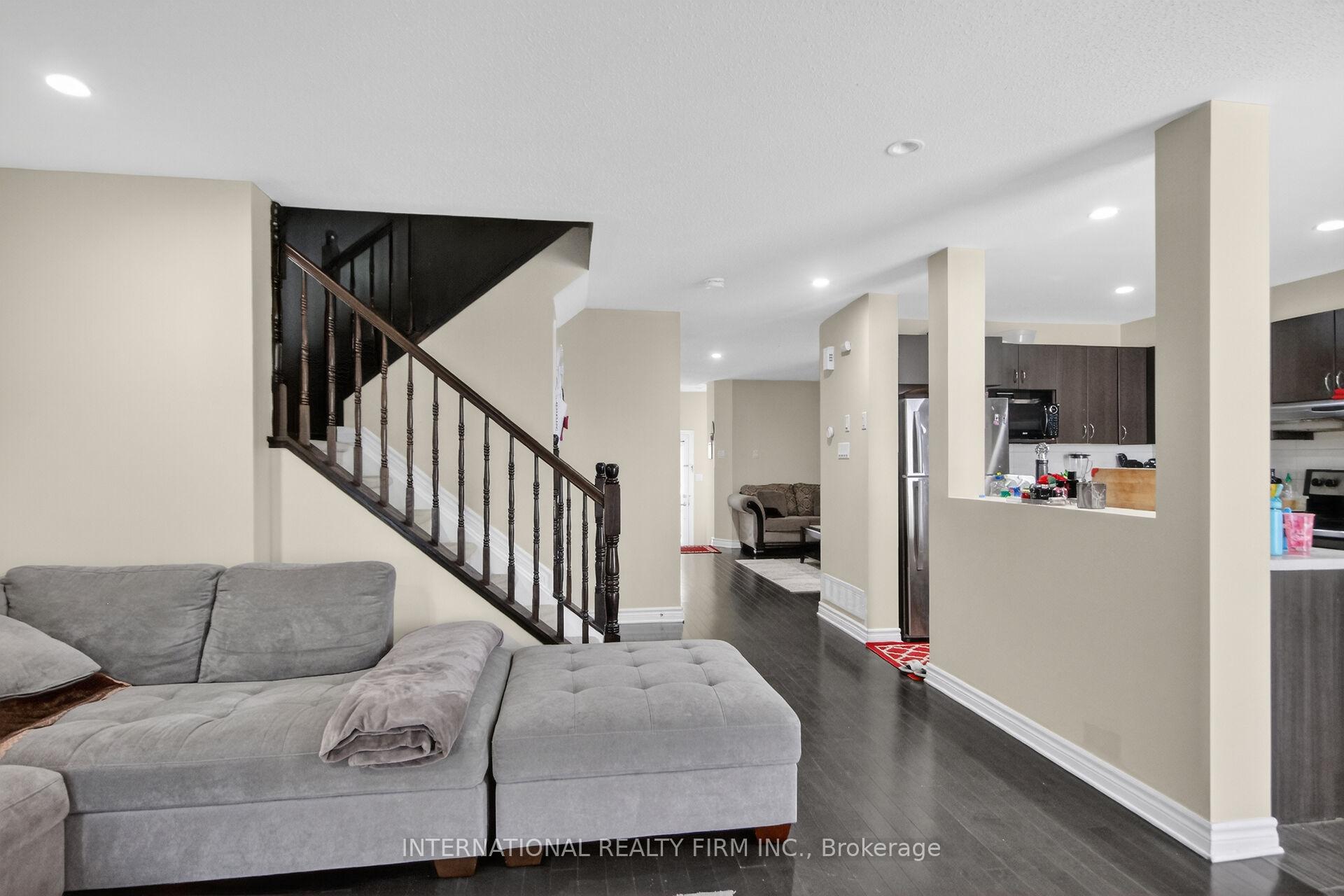 Photo 14 of 121 Dunforest Terrace, Ottawa, Barrhaven - Strandherd — HOMEH