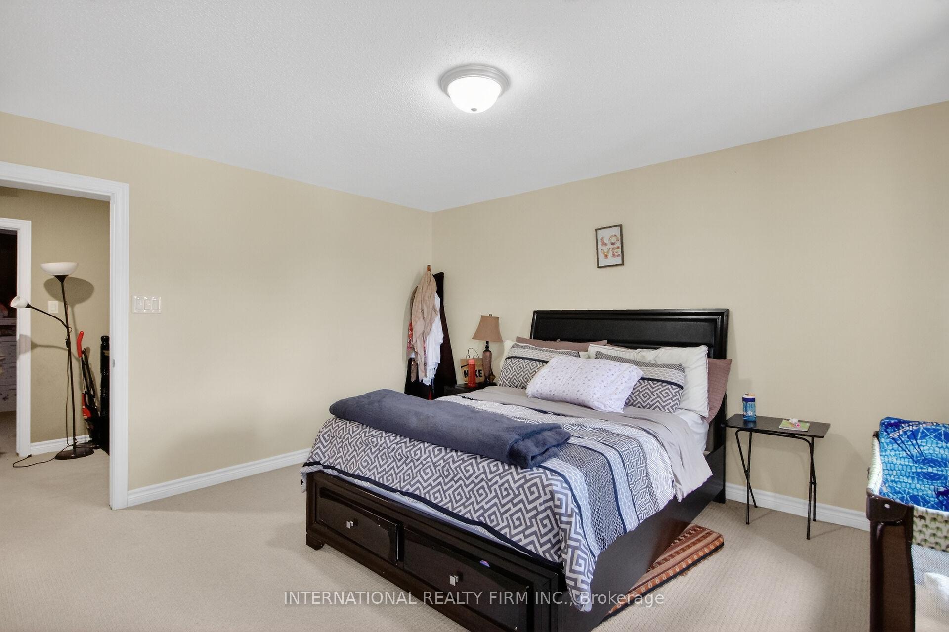 Photo 17 of 121 Dunforest Terrace, Ottawa, Barrhaven - Strandherd — HOMEH