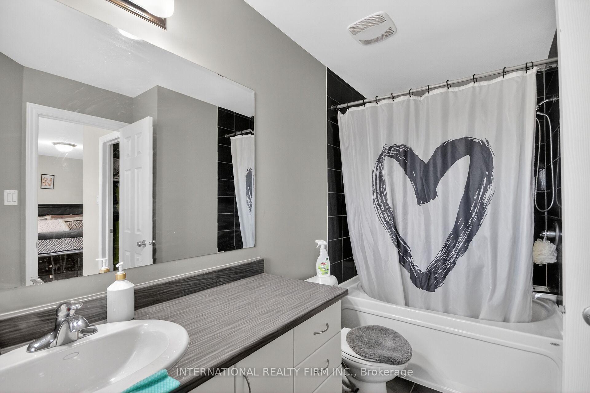 Photo 20 of 121 Dunforest Terrace, Ottawa, Barrhaven - Strandherd — HOMEH