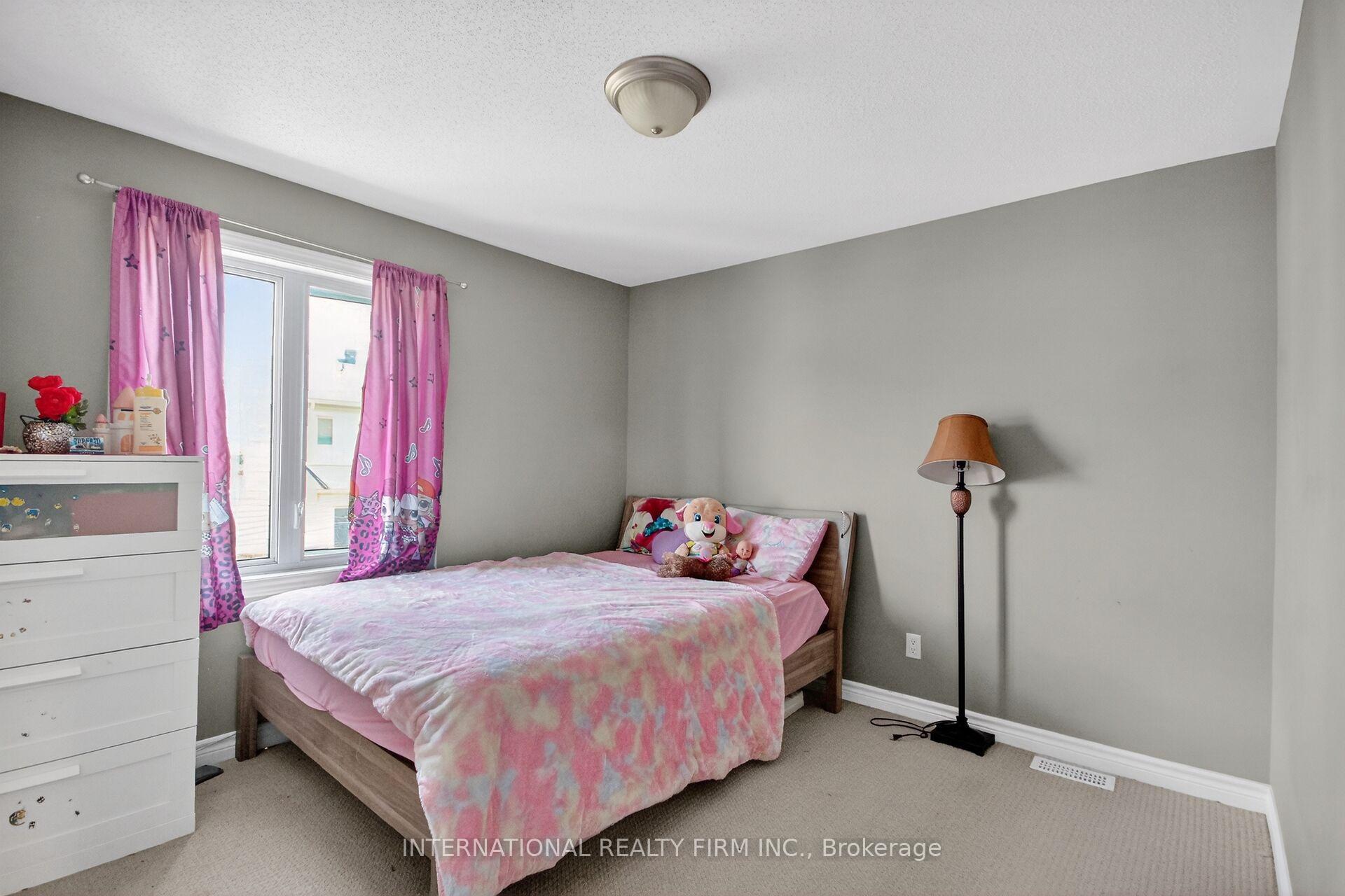 Photo 21 of 121 Dunforest Terrace, Ottawa, Barrhaven - Strandherd — HOMEH