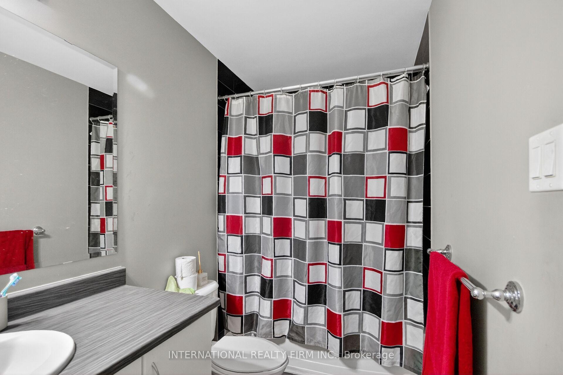Photo 23 of 121 Dunforest Terrace, Ottawa, Barrhaven - Strandherd — HOMEH