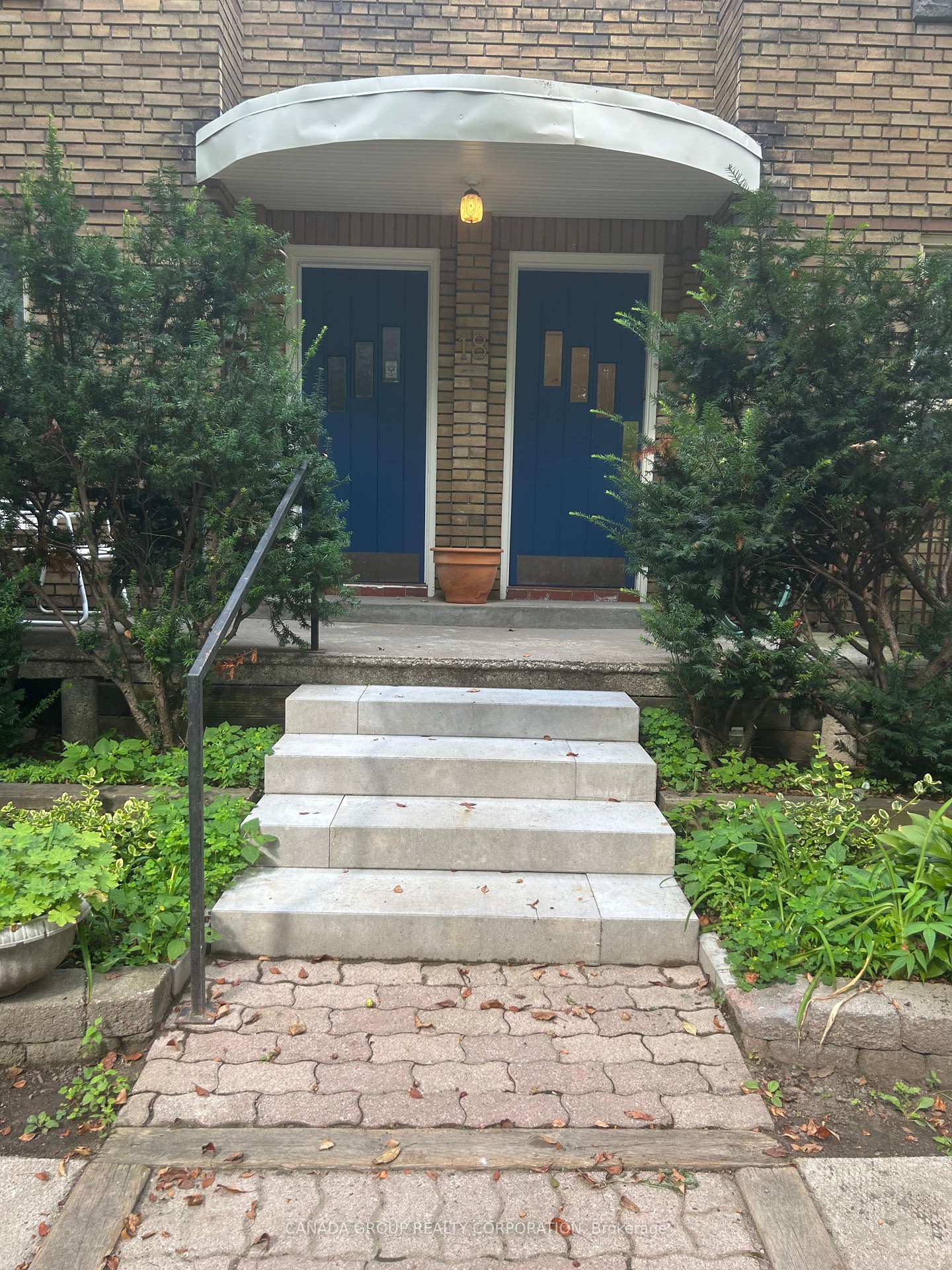 Photo 2 of Unit #4, 18 Delaware Avenue, Toronto, Palmerston-Little Italy — HOMEH
