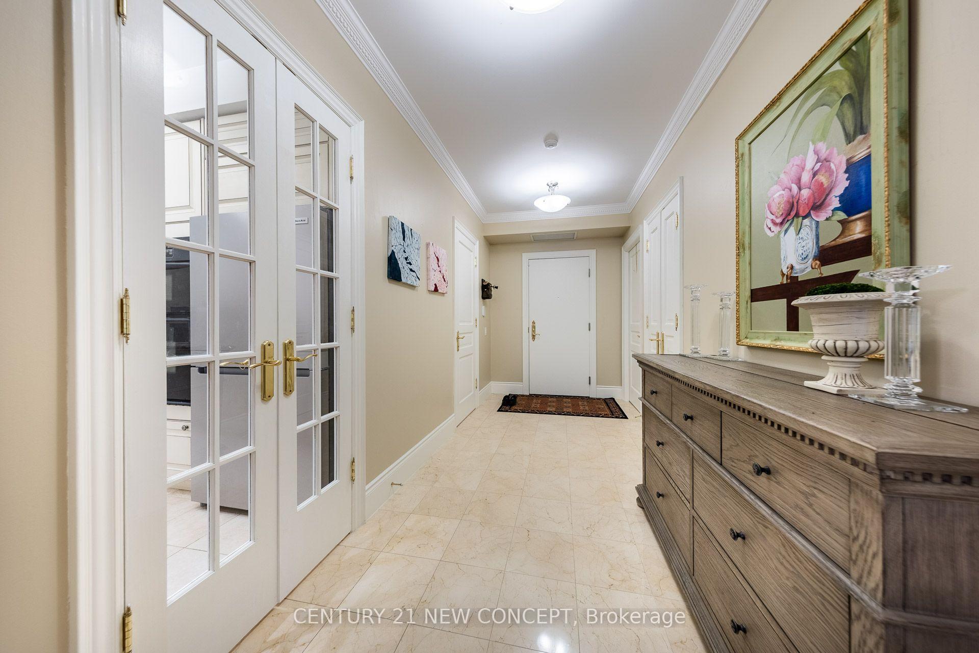 Photo 3 of Unit 204, 7071 Bayview Ave, Markham, Bayview Glen — HOMEH