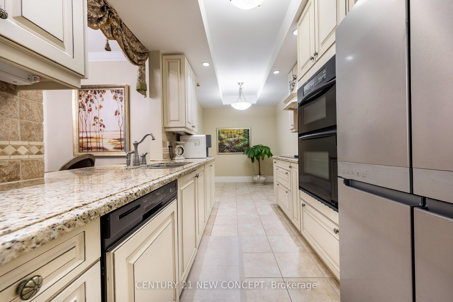 Photo 6 of Unit 204, 7071 Bayview Ave, Markham, Bayview Glen — HOMEH