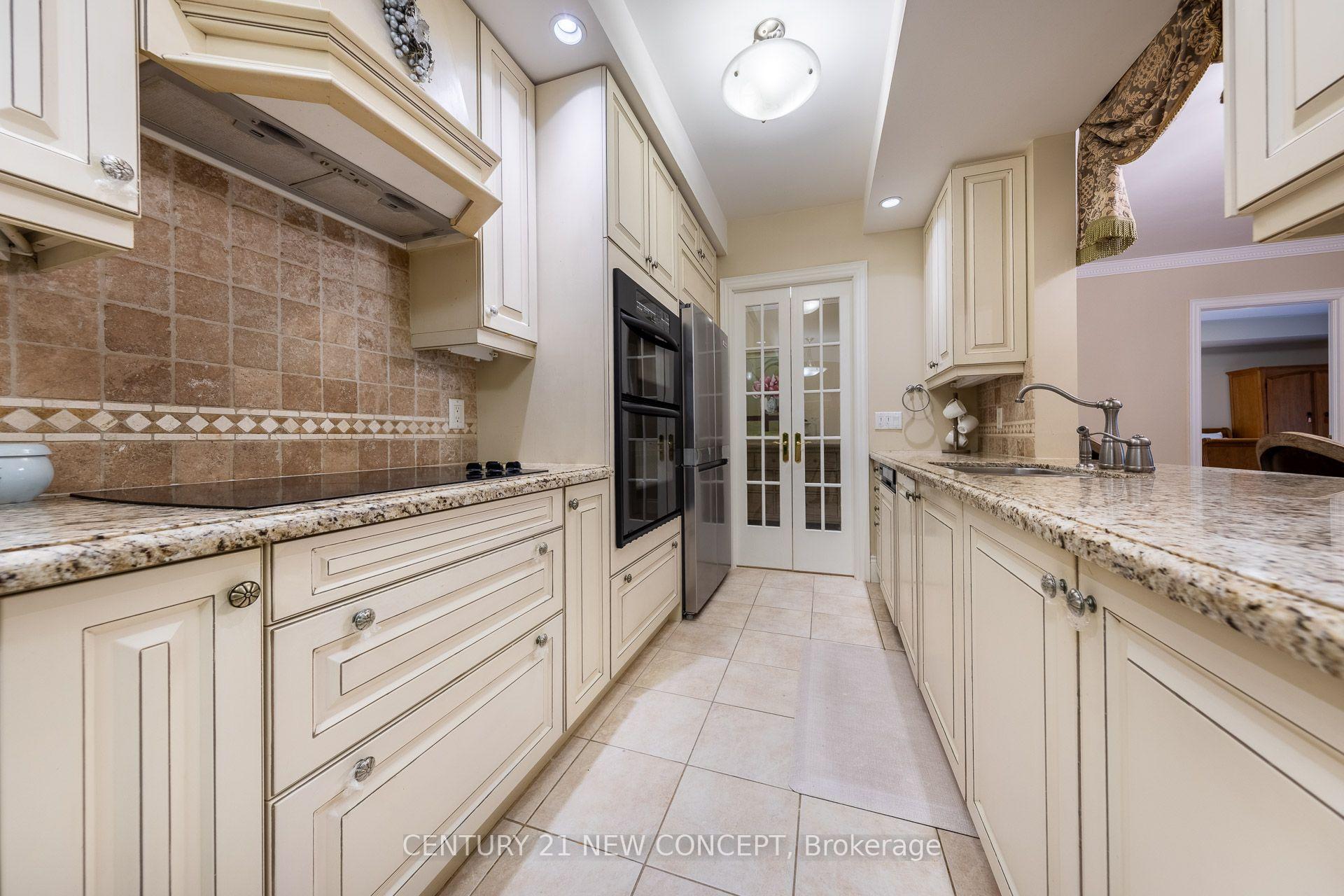 Photo 9 of Unit 204, 7071 Bayview Ave, Markham, Bayview Glen — HOMEH