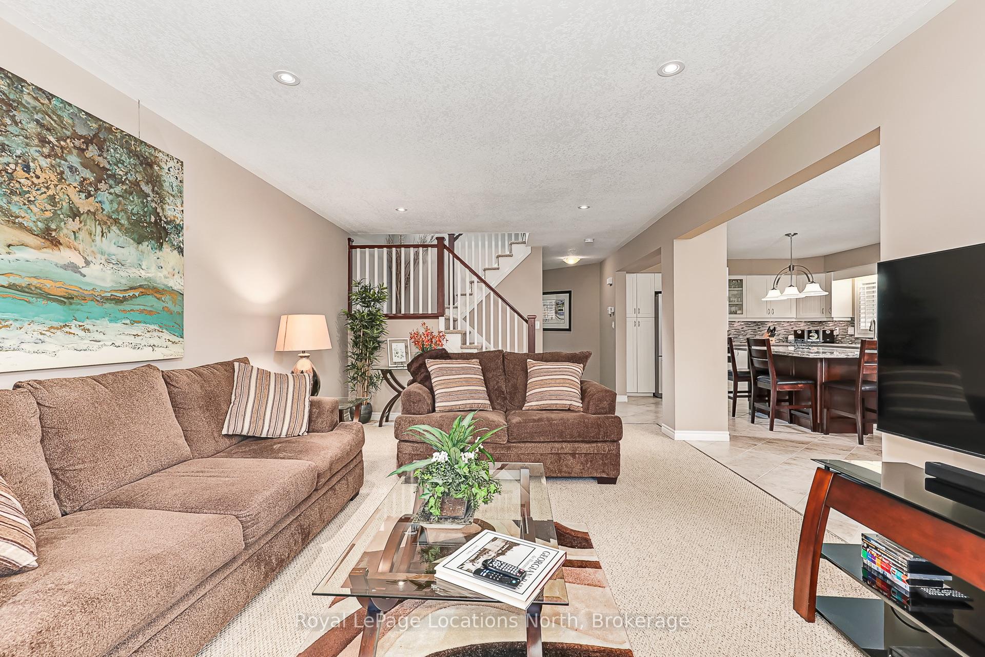 Photo 10 of 7 Kayla Crescent, Collingwood — HOMEH