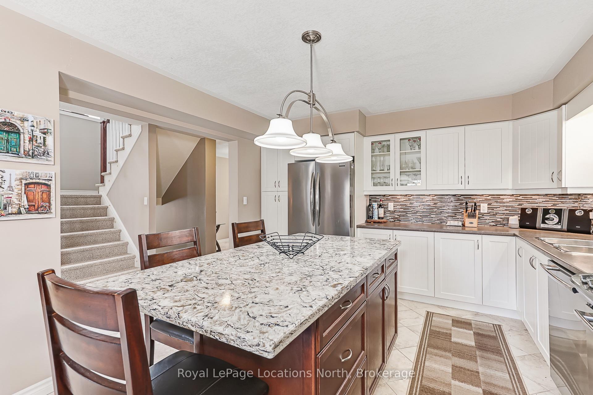 Photo 13 of 7 Kayla Crescent, Collingwood — HOMEH
