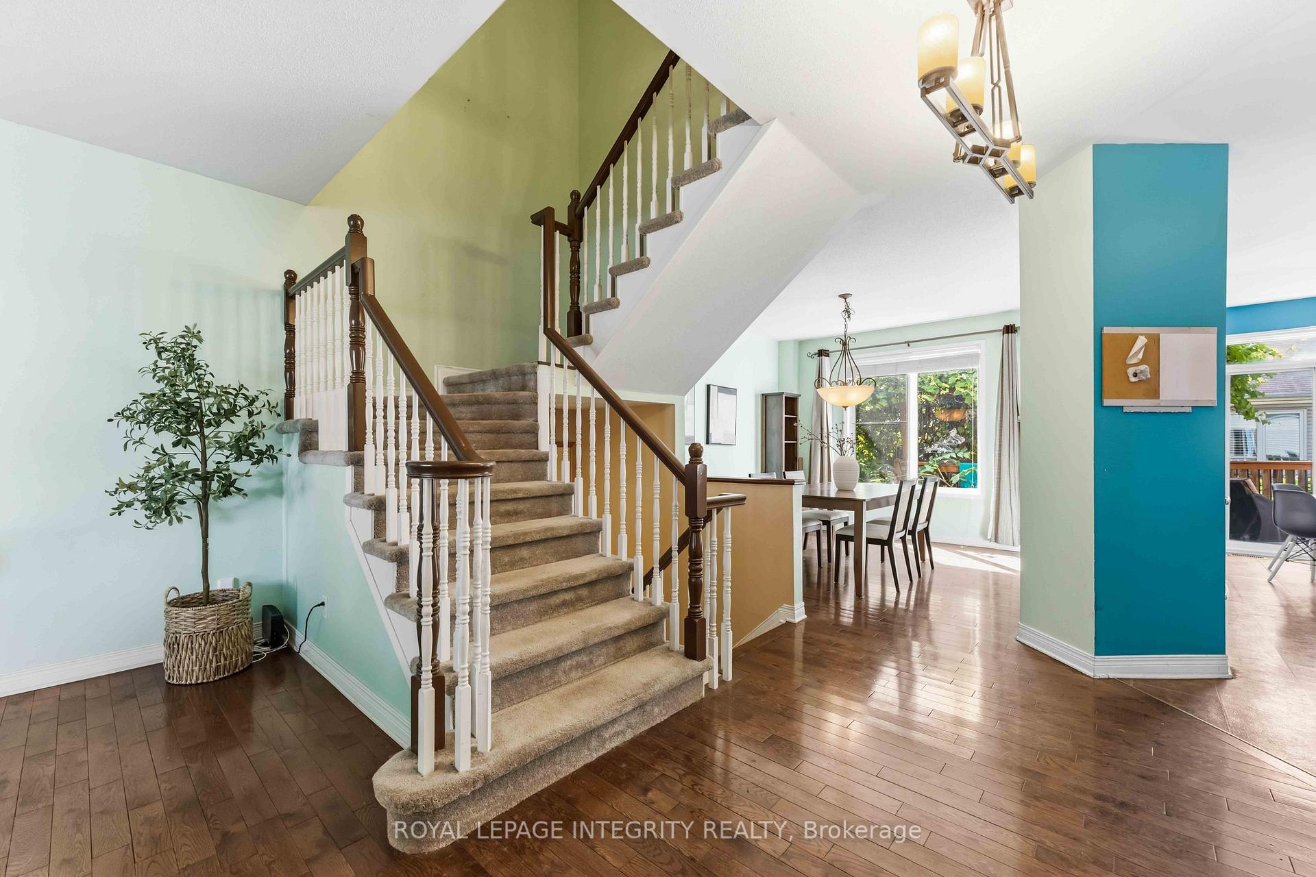Photo 2 of 10 Westwinds Place, Ottawa, Barrhaven East — HOMEH